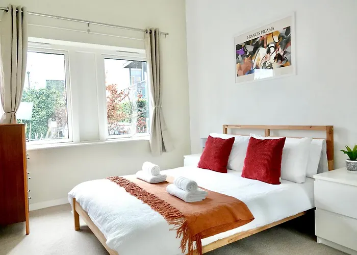 Luxury, Spacious 2 Bed Flat In London